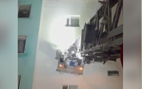 Сәтбаевта өрттен ер адам мен төрт бала құтқарылды