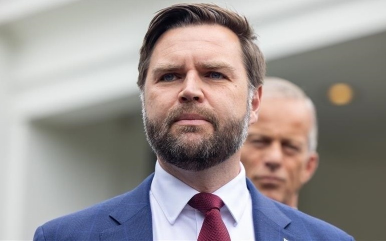 АҚШ вице-президенті Иранмен келіссөз жүргізу үшін Пәкістанға аттанды