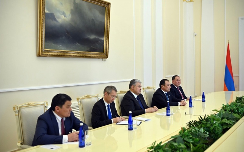 哈萨克斯坦外长会见亚美尼亚总统哈恰图良 哈萨克斯坦外长会见亚美尼亚总统哈恰图良