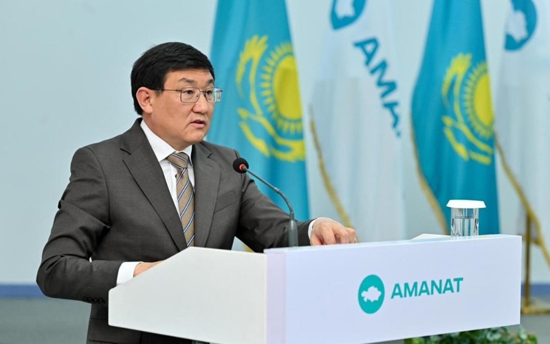 аким города Семей Адлет Кожанбаев