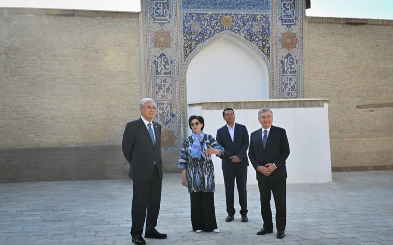 Президенты Казахстана и Узбекистана посетили достопримечательности Бухары Президенты Казахстана и Узбекистана посетили достопримечательности Бухары