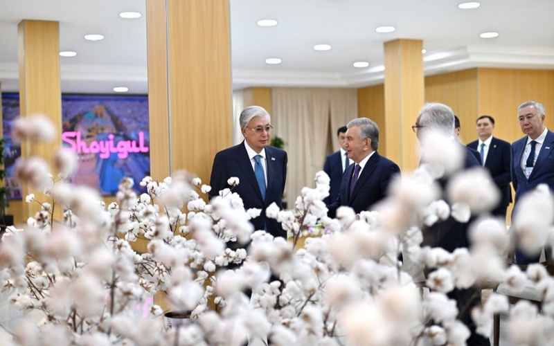 Kazakh and Uzbek leaders visit export-oriented textile cluster Kazakh and Uzbek leaders visit export-oriented textile cluster