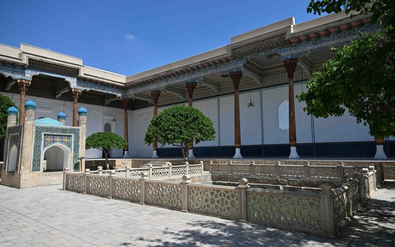 Presidents of Kazakhstan and Uzbekistan visit memorial complex in Bukhara Presidents of Kazakhstan and Uzbekistan visit memorial complex in Bukhara