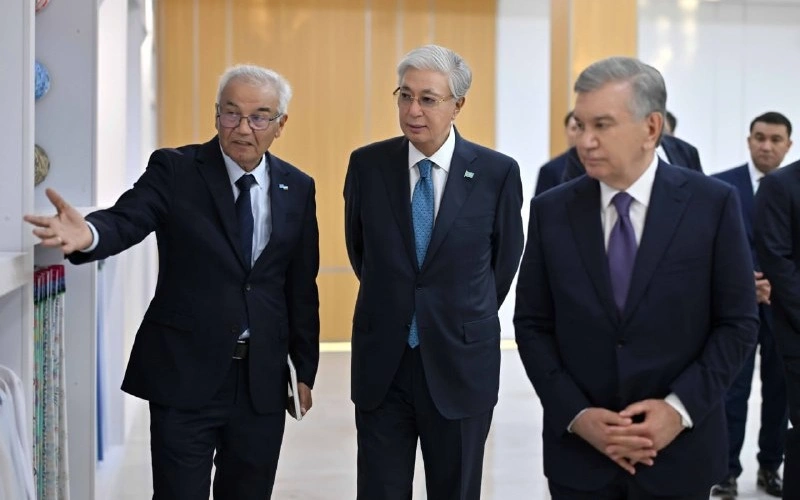 Kazakh and Uzbek leaders visit export-oriented textile cluster