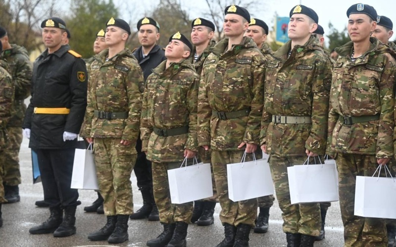 Более 600 морских пехотинцев в Актау завершили срочную службу