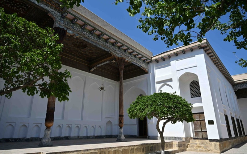 Presidents of Kazakhstan and Uzbekistan visit memorial complex in Bukhara Presidents of Kazakhstan and Uzbekistan visit memorial complex in Bukhara