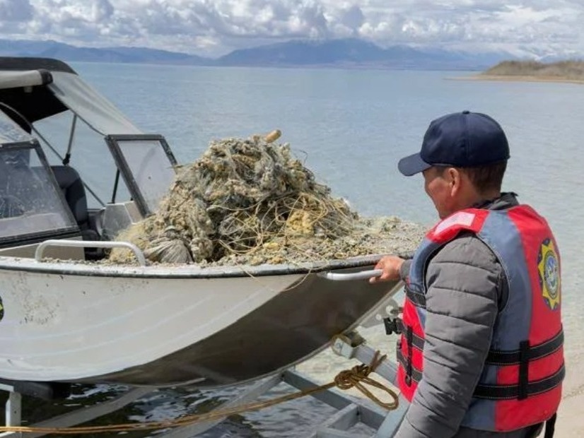 Ыстықкөл табанынан жалпы ұзындығы 1200 метрге жететін ескі аулар шығарылды