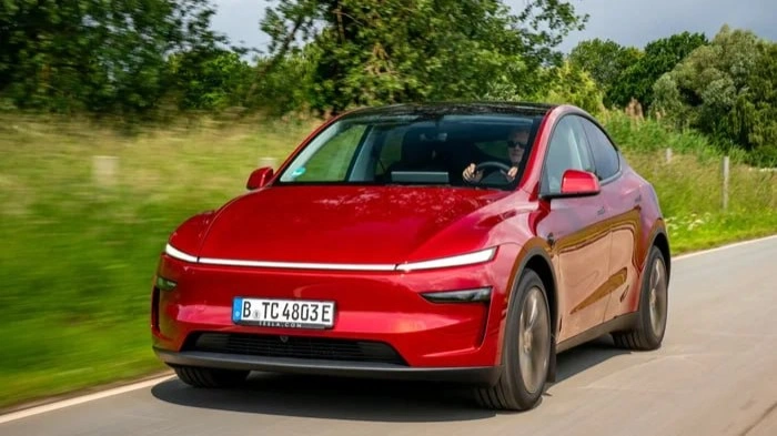 Nıderland avtonomdy júrgizýge qatysty Tesla tehnologııasyna ruqsat berdi