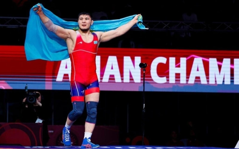 борец вольного стиля Азамат Даулетбеков
