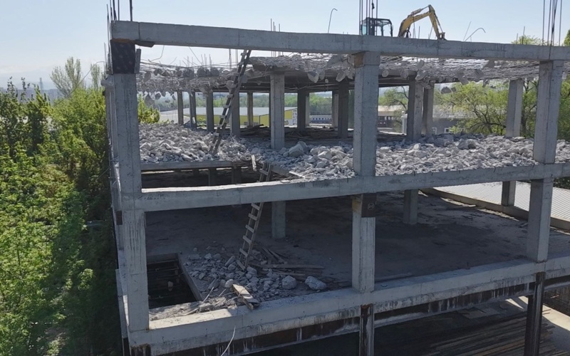 Еще один крупный объект снесли в Алматы р