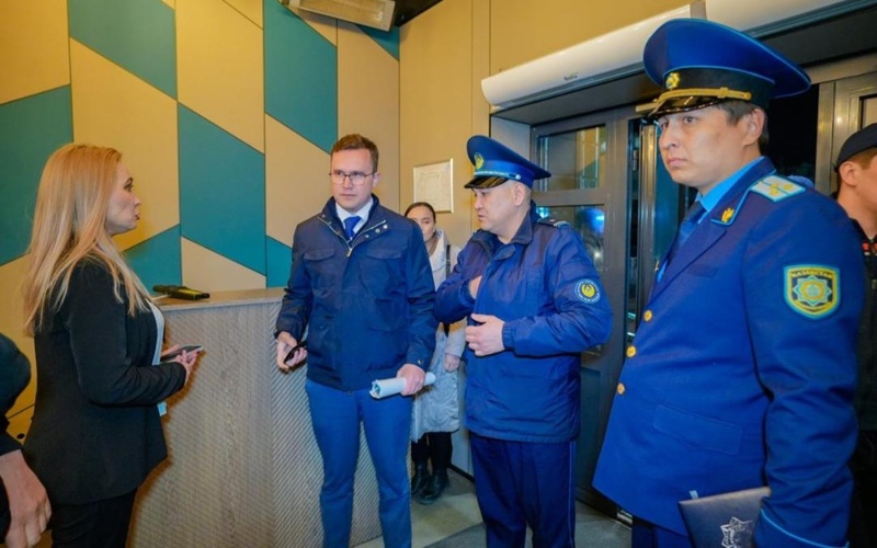 Полиция, рейд