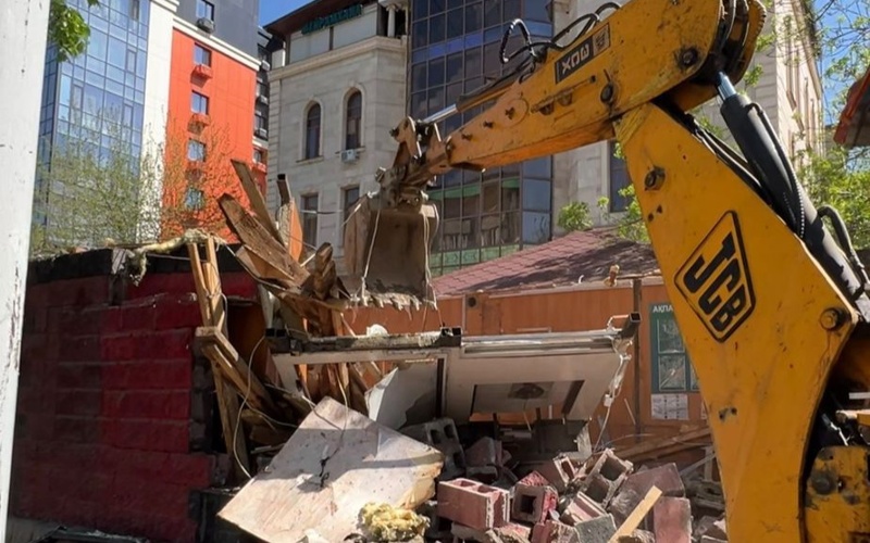Очередной незаконный объект сносят в Алматы п