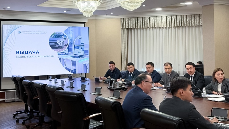 Жаслан Мәдиев жүргізуші куәлігін алуға емтихан тапсыру рәсімін жетілдіру бойынша кеңес өткізді Жаслан Мәдиев жүргізуші куәлігін алуға емтихан тапсыру рәсімін жетілдіру бойынша кеңес өткізді