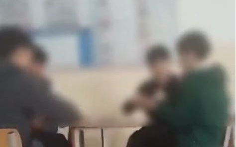 Сыныпта оқушылар карта ойнаған: Түркістан облысында мектеп басшылығы мен мұғалім қызметінен босатылды