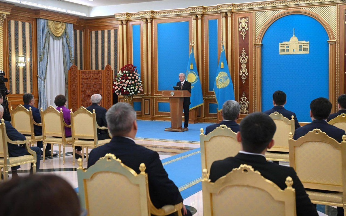 Президент аграрлық сала ғалымдарын марапаттап, баспана кілтін табыстады