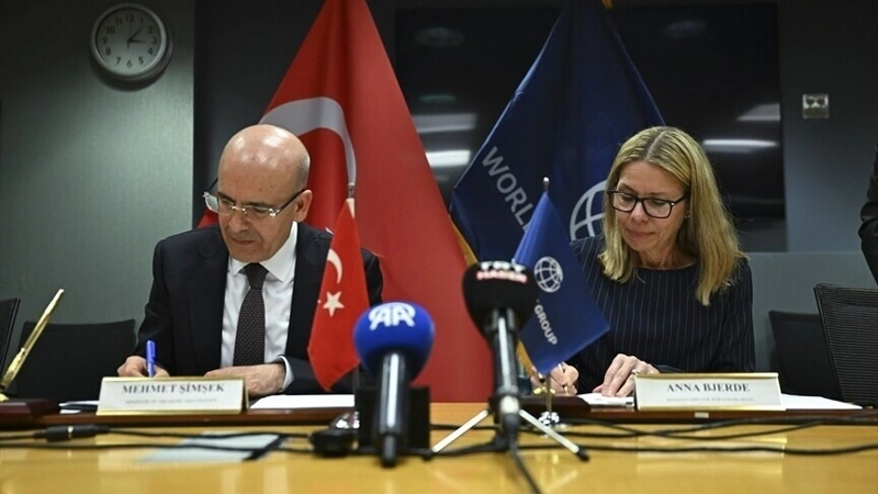 Türkiye signs with World Bank to finance major Istanbul rail crossing project