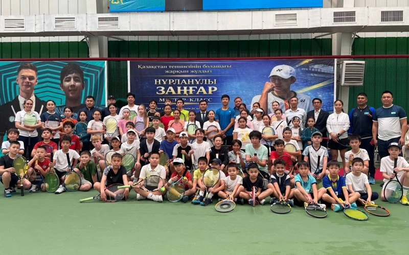 Топ-юниор ITF Зангар Нурланулы провел мастер-класс в Туркестане