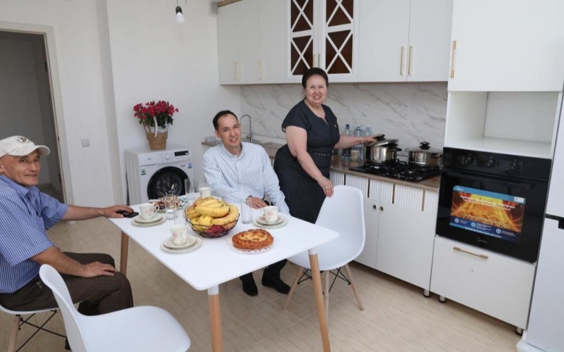 Jas ǵalymdar Prezıdent tabystaǵan páterlerge qonystandy