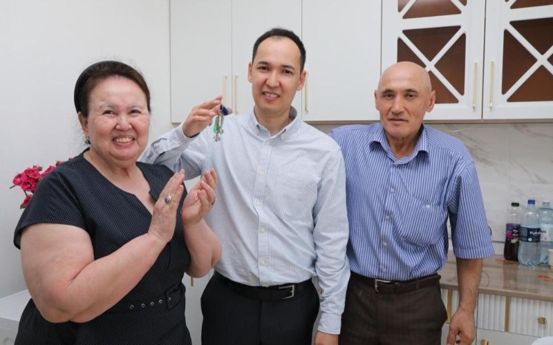 Jas ǵalymdar Prezıdent tabystaǵan páterlerge qonystandy