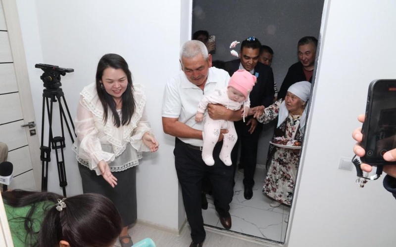 Казахстанские молодые ученые заселились в квартиры, предоставленные Президентом Казахстанские молодые ученые заселились в квартиры, предоставленные Президентом