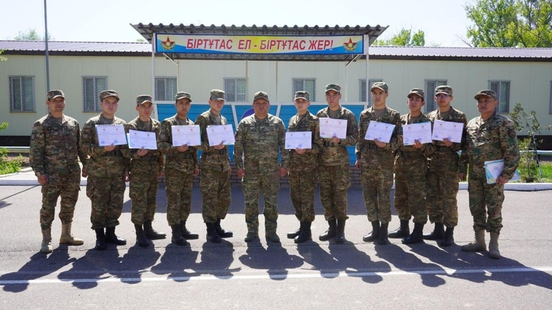 Первых специалистов-ремонтников выпустили в Вооруженных силах Казахстана