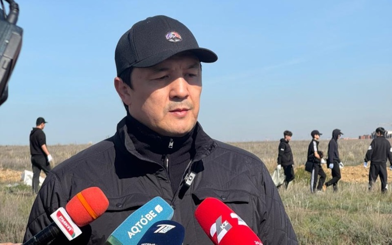 &laquo;Таза Қазақстан&raquo;: аким Актобе Азамат Бекет присоединился к&nbsp;молодежному субботнику