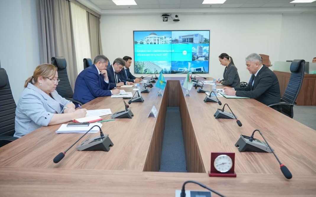Түрікмен студенттеріне Қазақстанда білім алуға жаңа мүмкіндіктер ашылады