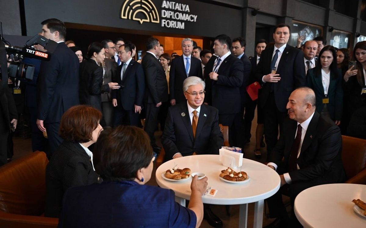 President Tokayev's arrival at Antalya Diplomacy Forum draws spotlight