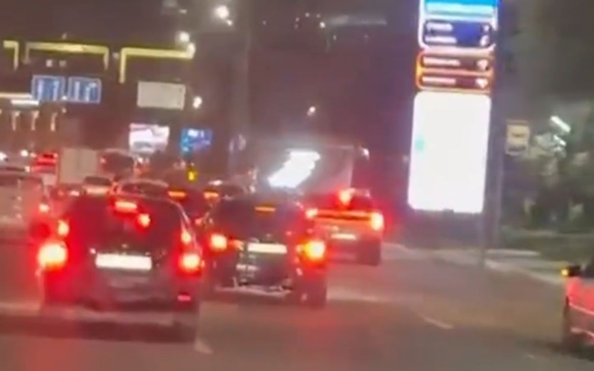 Алматының Әл-Фараби даңғылында жарыс ұйымдастырған бірнеше жүргізуші жазаланды