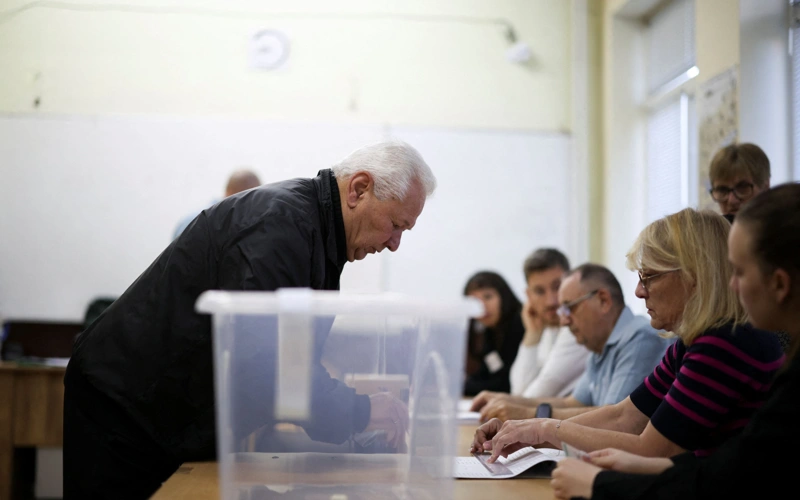 Bulgarians head to polls to elect new parliament