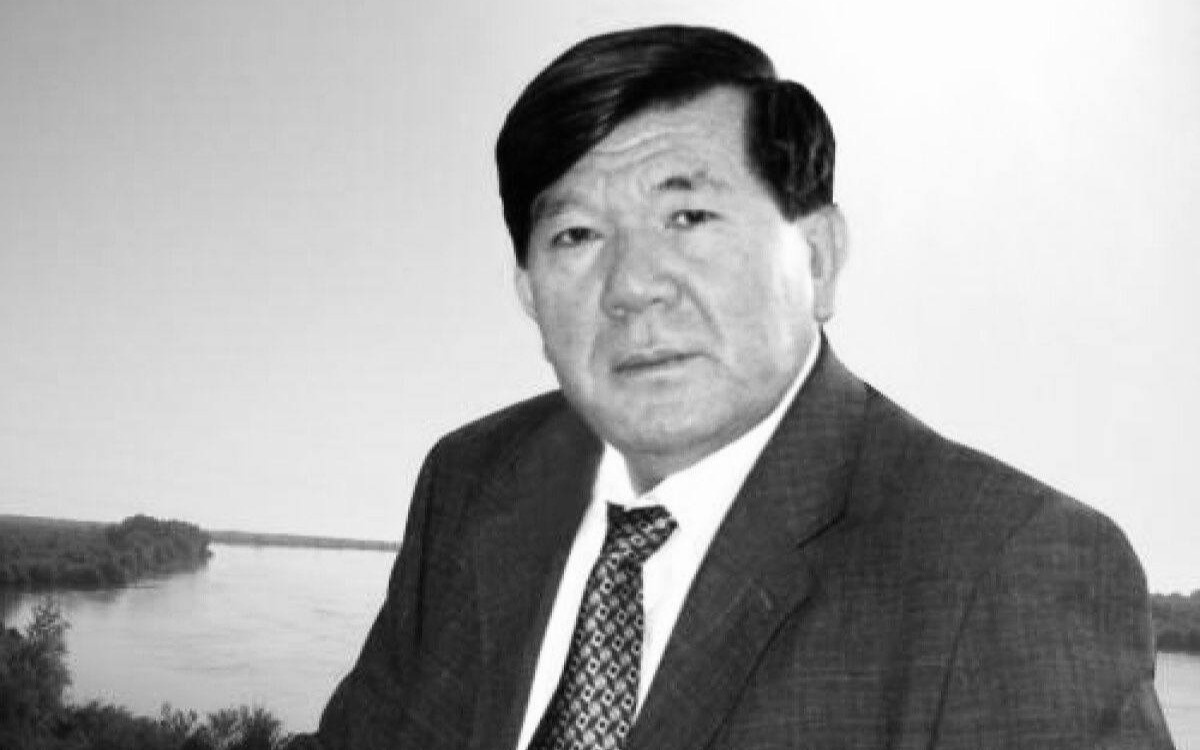 Қасым-Жомарт Тоқаев Мұхтар Шахановтың қайтыс болуына байланысты көңіл айтты