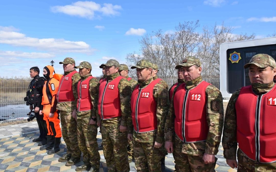ТЖМ құтқарушылары Есіл өзеніндегі жүзу құралдарының дайындығын тексерді