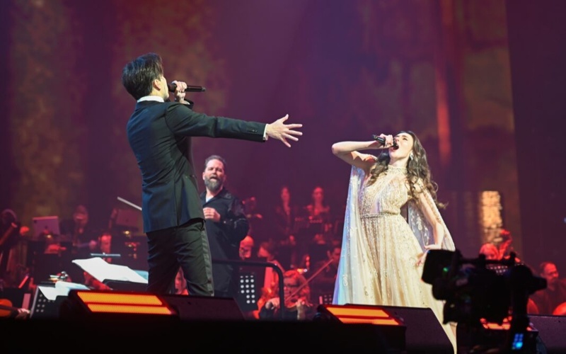 迪玛希在布达佩斯与乌克兰歌手首次二重唱惊艳全场