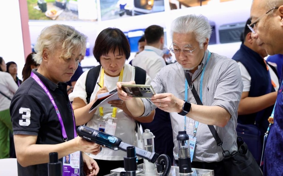 Гуанчжоу жәрмеңкесіндегі шетелдік сатып алушылар саны рекордтық деңгейге жетті