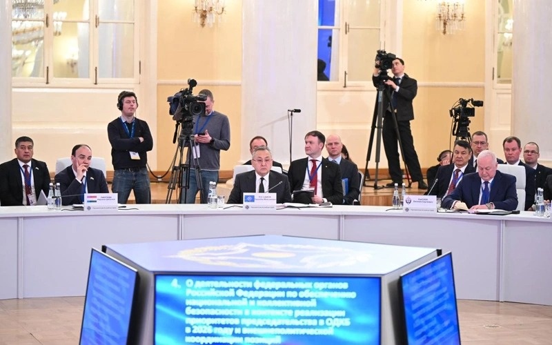 Ерлан Қошанов КХШТ йиғилишида Қозоғистоннинг янги Конституциясини тақдим этди