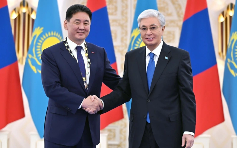 Mońǵolııa Prezıdenti «Altyn qyran» ordenimen marapattaldy 