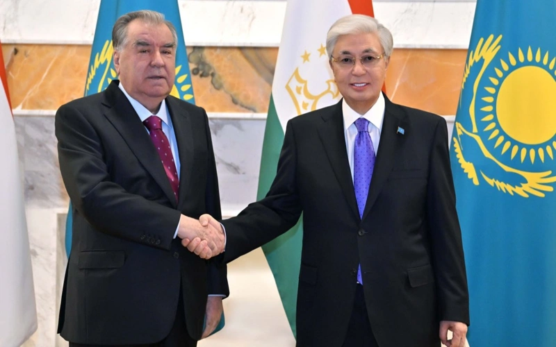 Kassym-Jomart Tokayev meets with Emomali Rahmon in Astana