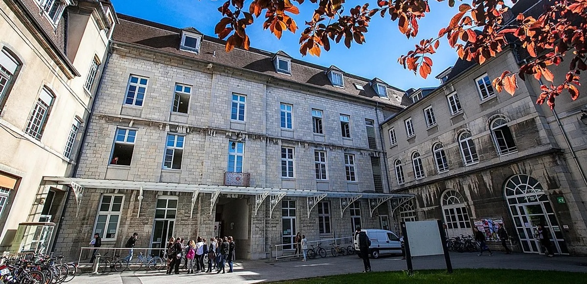 Францияда шетелдік студенттер үшін оқу ақысы қымбаттайды