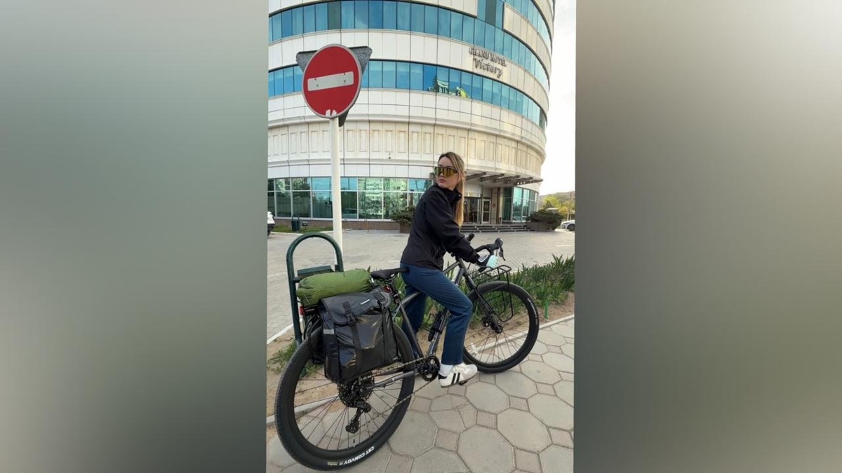 Қытайлық саяхатшы қыз велосипедпен Қазақстанды аралауға шықты