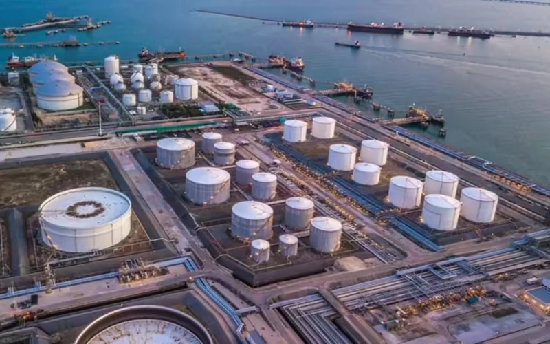 Кувейт продлил форс-мажор по поставкам нефти — Bloomberg