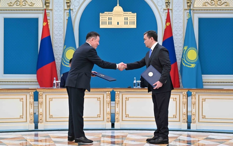 Қазақстан мен Моңғолия президенттері шағын құрамда келіссөз жүргізді