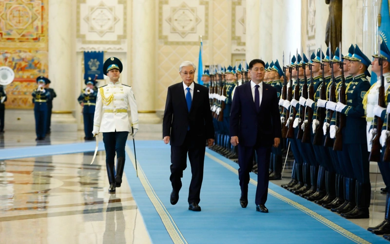 Prezıdent Mongolıı prıbyl v Akordý 