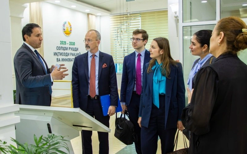 OECD and Tajikistan join forces on AI integration