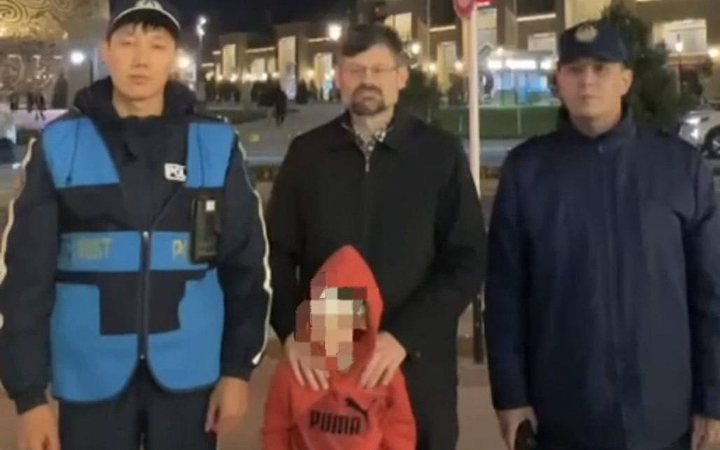 Ясауи кесенесі маңындағы оқиға: полицейлер жоғалған турист баланы іздеп тапты