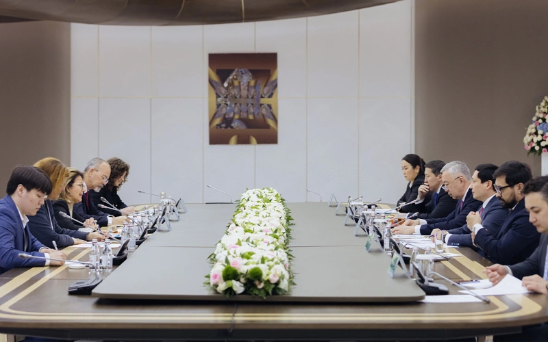 On the sidelines of the Regional Ecological Summit in Astana, Kazakh Deputy Prime Minister and Minister of National Economy Serik Zhumangarin met with OECD Deputy Secretary-General Fabrizia Lapecorella, Qazinform News Agency reports, citing the Government's press service.