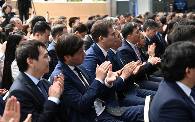 Total digitalization and the implementation of artificial intelligence are now among the key factors driving Kazakhstan’s comprehensive modernization, according to Kassym-Jomart Tokayev, Qazinform News Agency reports, citing the Akorda press service.