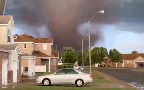 At least 10 killed after tornadoes hit Oklahoma, U.S. 