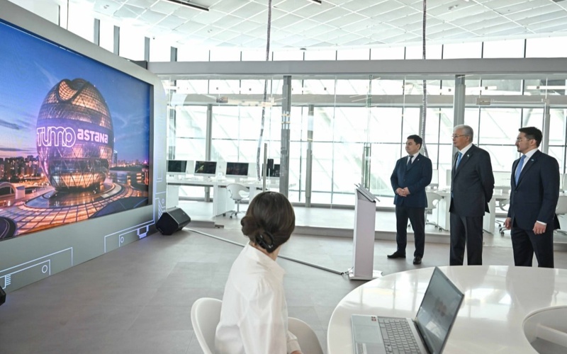 Еще одна образовательная площадка &ndash; Центр креативных технологий TUMO Astana &ndash; ориентирована на подростков от 12 до 18 лет, желающих освоить цифровые и творческие навыки   Обучение осуществляется по 11 техническим и креативным направлениям, включая генеративный искусственный интеллект, программирование, разработку игр, анимацию, 3D-моделирование, робототехнику, кинопроизводство и цифровую музыку.