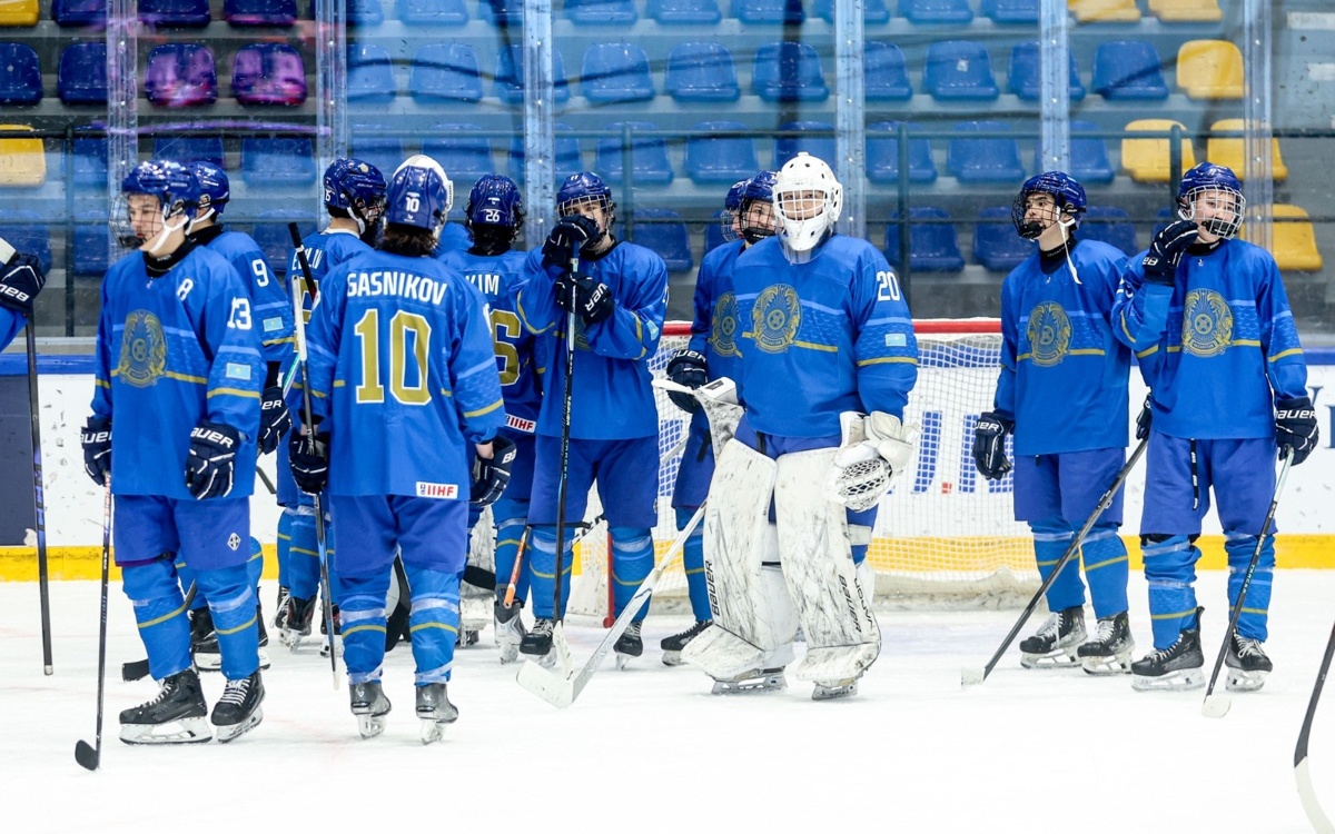 Хоккейден ӘЧ: Қазақстан U18 құрамасы буллиттен Словенияны жеңді