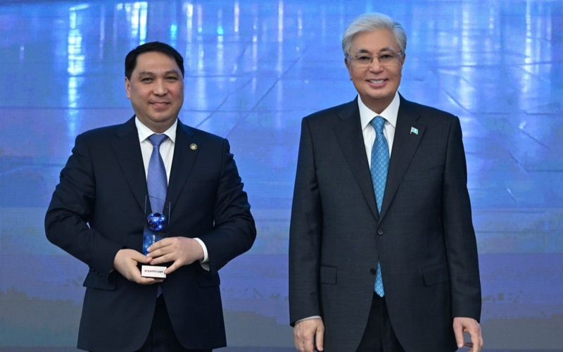 Президент наградил победителей национального конкурса alem.ai battle